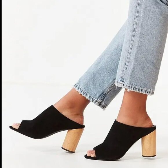 urban outfitters heel peep toe black leather block circular heel size 8 mule - Picture 1 of 7